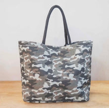 Load image into Gallery viewer, Camo Jute Tote