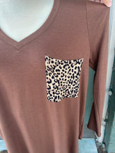 Load image into Gallery viewer, Caramel Leopard Top